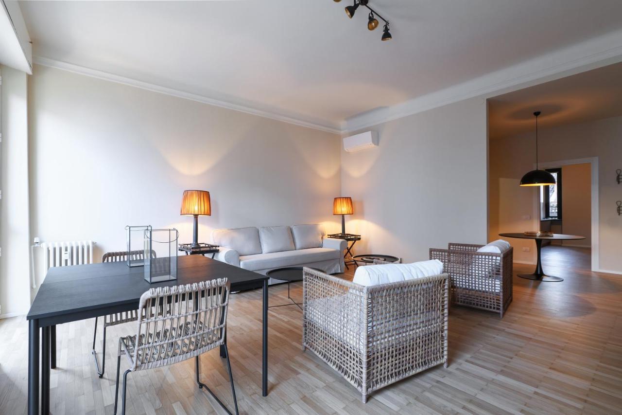 Luxury San Babila Apartment Milan Bagian luar foto