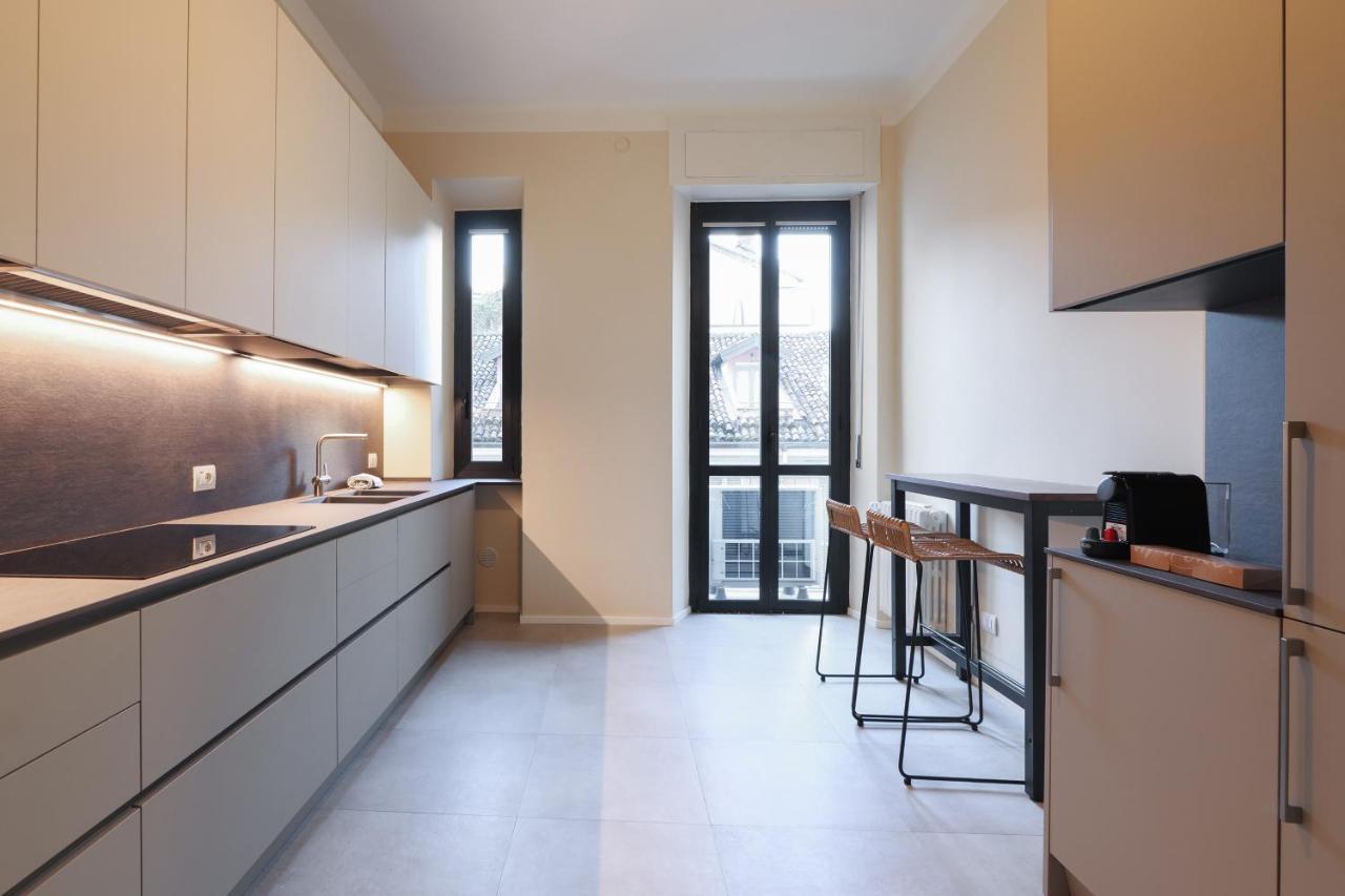 Luxury San Babila Apartment Milan Bagian luar foto