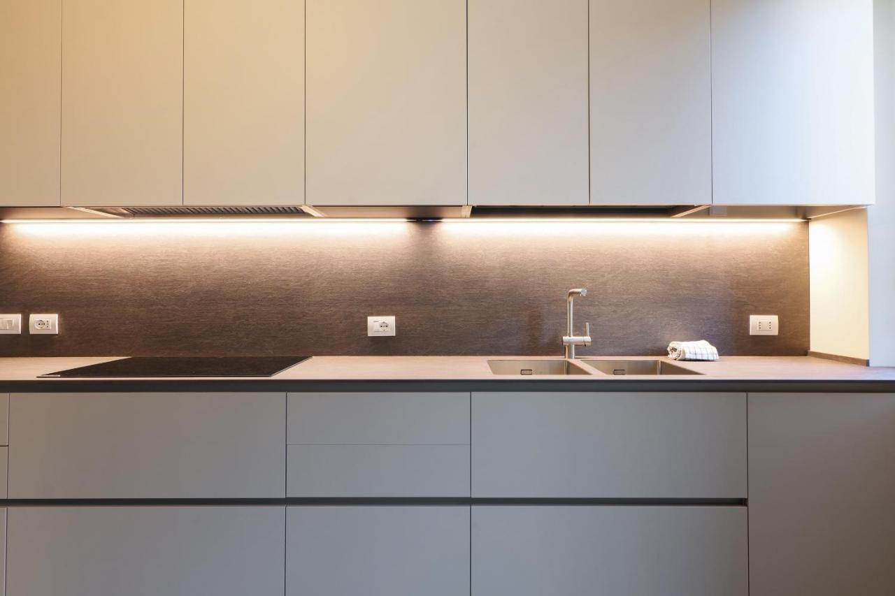 Luxury San Babila Apartment Milan Bagian luar foto