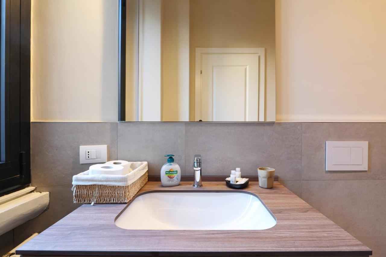 Luxury San Babila Apartment Milan Bagian luar foto