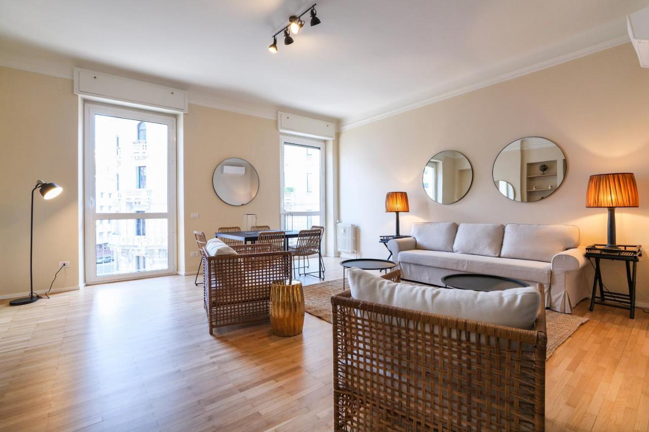 Luxury San Babila Apartment Milan Bagian luar foto